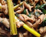 Foto langkah ke 5 dari resep Tumis Usus Kemangi Pedas.