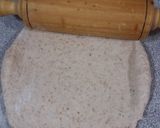 Foto del paso 3 de la receta: Pizza con masa de harina integral y blanca