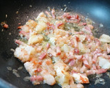 Foto del paso 4 de la receta: Habitas con gambas