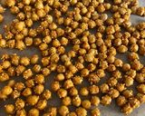 Une image de l'étape 2 de Pois chiches croustillants aux épices.