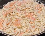 Pas rețetă Spaghetti 🍝 cu somon afumat și sos de smântână😋👌 1 fotografie