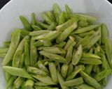 Foto langkah ke 1 dari resep Oseng buncis telur.