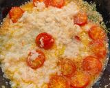A picture of step 3 of Canned crab oil pasta.