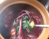 Foto langkah ke 3 dari resep Sup daging babi + ubi bit merah/root beat_____(non halal).