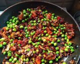 रेस्टोरेंट स्टाइल आलू मटर सब्जी (Restaurant style aloo matar sabzi recipe in Hindi) रेसिपी चरण 3 फोटो