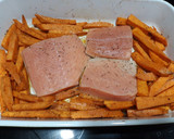 Foto del paso 2 de la receta: Salmón salvaje con boniatos especiados al horno