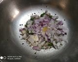 A picture of step 3 of Aloo matar poha.