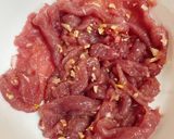 Hình bước làm 1 của món Thịt Bò Xào Mì Trứng