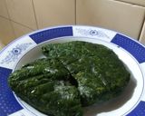 A picture of step 3 of Lotus with spinach.