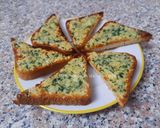 Une image de l'étape 4 de Tartine à l'ail, fromage et persil.
