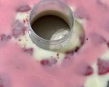 Foto langkah ke 5 dari resep Pudding Oreo Strawberry.