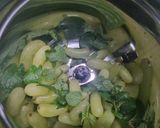 A picture of step 1 of Green Grapes Lassi.