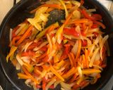 Foto del paso 2 de la receta: Wok de pollo y verduras 🍗🍅#SOSCARLI