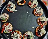 A picture of step 2 of Papdi pizza.