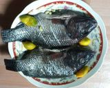 Foto langkah ke 1 dari resep Woku Ikan Mujair.
