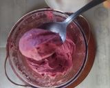 Foto del paso 2 de la receta: El Helado Más Fácil y Natural Del Mundo Sin Azúcar / Sin Huevos / Sin Lácteos / Banana y Cereza