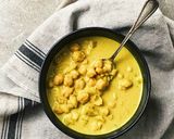 Foto del paso 2 de la receta Sopa de garbanzos con curry y leche de almendras vegana