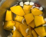 Gambar langkah 2 resipi Labu Manis Masak Lemak.