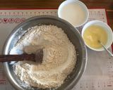 Hình bước làm 1 của món Bánh mì bơ sữa nhân custard lá dứa (ít ngọt)