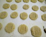 Hình bước làm 2 của món Cookies Mè Không Bơ