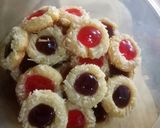 Foto langkah ke 4 dari resep Thumbprint cookies (teflon).