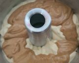 Foto langkah ke 5 dari resep Chiffon Marble Cake.