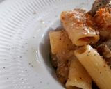 A picture of step 5 of Rigatoni with Butifarra in Roasted Garlic and Tahini Sauce.
