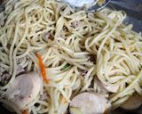 Foto langkah ke 4 dari resep Spaghetti Aglio Olio.