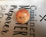 Une image de l'étape 4 de Purée de pommes de terre à l'oignon de roscoff, ail confit et beurre aux cristaux de sel.