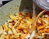 Foto langkah ke 3 dari resep Sambal Goreng Labu Siam, Tahu dan Telur.
