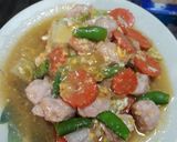 รูปขั้นตอนการทำที่ 4 ของ ผัดผักหมูเด้งใส่ไข่
