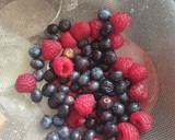 Foto del paso 1 de la receta: Mermelada casera de frutos rojos