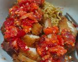 Foto langkah ke 4 dari resep Mie goreng Katsu sambel geprek.