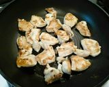 Foto langkah ke 4 dari resep Ayam tumis sawi putih.