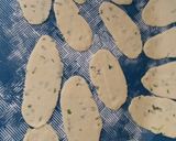 Foto langkah ke 3 dari resep Keripik Bawang Lidah Kucing.