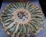 Foto del paso 3 de la receta: Girasol de hojaldre con ricotta y espinacas