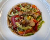 รูปขั้นตอนการทำที่ 3 ของ ตำแตงคอหมูย่างคีโต🥒🍅🌶