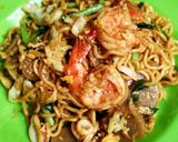 Foto langkah ke 6 dari resep 17. Mie goreng seafood.