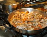 A picture of step 4 of Beer-Braised Chicken Thighs with Mushrooms.