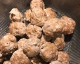 Foto langkah ke 1 dari resep Semur bola bola Daging.