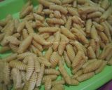 Gambar langkah 2 resipi Kuih siput.