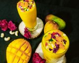 A picture of step 5 of Mango Kaju Milkshake.