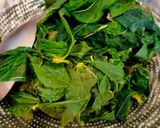 Foto langkah ke 1 dari resep Gulai Daun Ubi Ikan Asap.