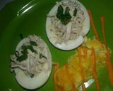 Foto langkah ke 6 dari resep Boiled eggs filled with shredded chicken.