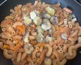 A picture of step 3 of Ají de Fideo.