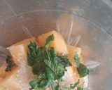 A picture of step 3 of Muskmelon mojito.