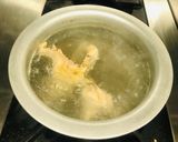 A picture of step 1 of Chicken stock.