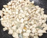 Foto langkah ke 1 dari resep Sop Ayam Brokoli Wortel Kol aka Sop Ceria.