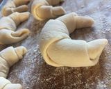 Tejes kifli recept fázis 4 fotója