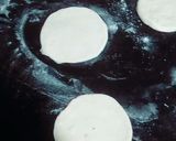 A picture of step 4 of Mini Tawa pizza.